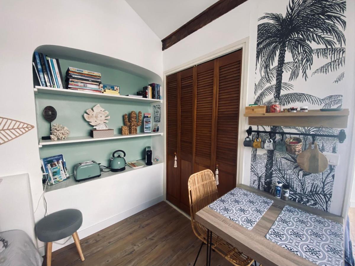 Jolie Studio Climatise Avec Parking Et Proche De La Mer Carqueiranne Luaran gambar