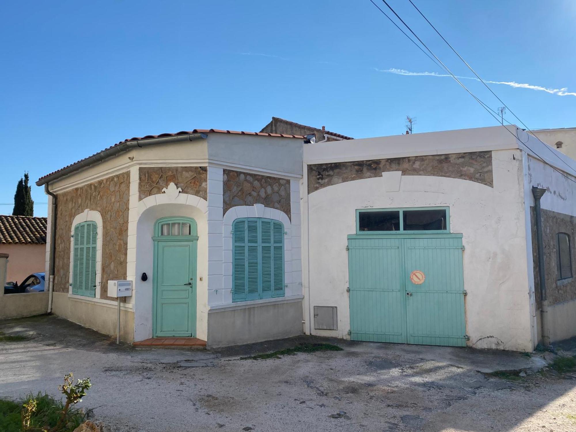 Jolie Studio Climatise Avec Parking Et Proche De La Mer Carqueiranne Luaran gambar